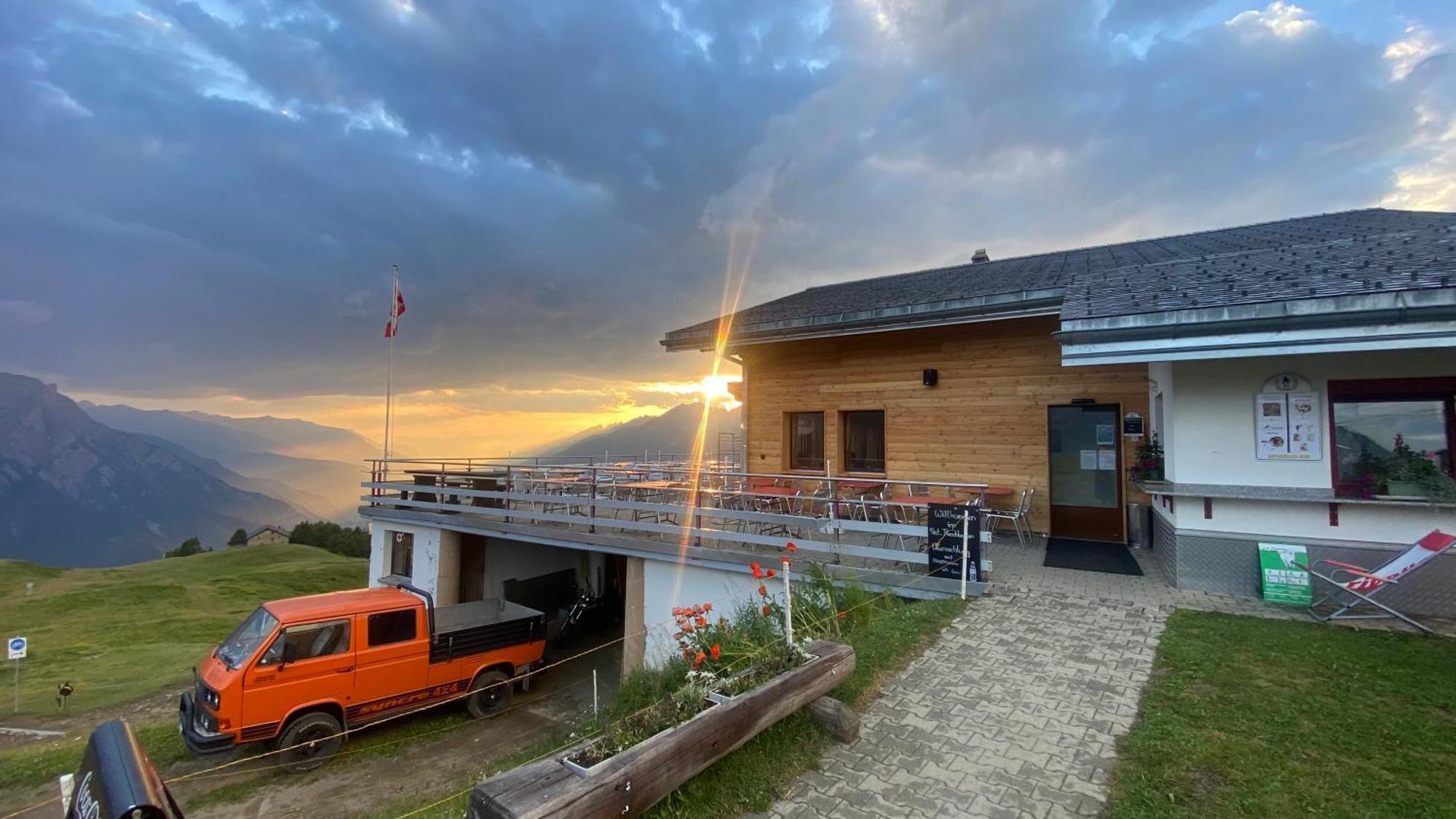 Restaurant Fleschboden Vandrerhjem Rosswald Eksteriør bilde