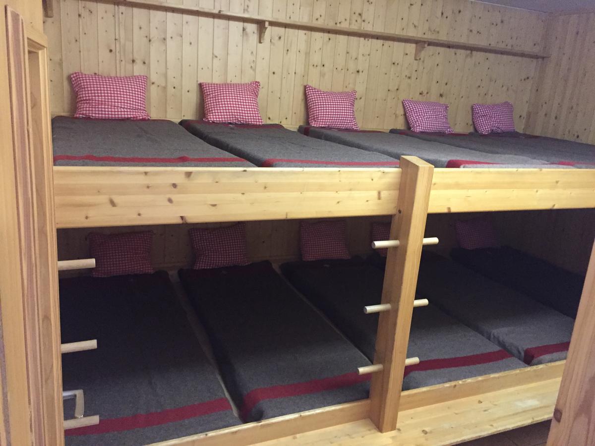 Restaurant Fleschboden Vandrerhjem Rosswald Eksteriør bilde