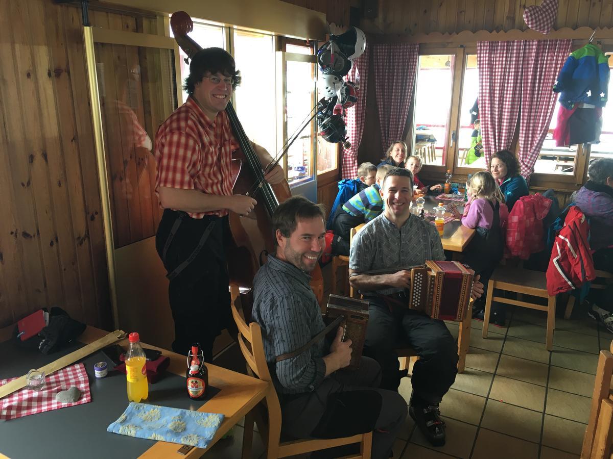 Restaurant Fleschboden Vandrerhjem Rosswald Eksteriør bilde